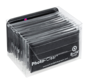 B+W Photo Clear Box Black, mikroutěrka na optiku černá, 20x18 cm (s pouzdrem), 12 ks/bal