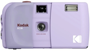 KODAK EC35 Film Camera Butter Lavender (fialový), analogový fotoaparát (1/100s, 25mm / F10.0)