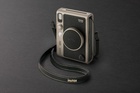 Instax Mini EVO Limited Edition titanově zlatý (Gold) - hybridní digitální instantní fotoaparát_obr8